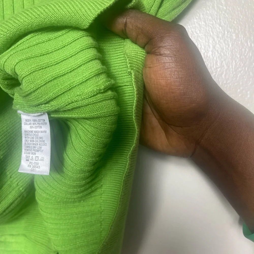 IZOD Womens Preppy Cable Knit Sweater Size  M V-neck Academia Tennis Kelly Green - Picture 4 of 4